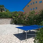 Idyllisches Mit Pool, Tischtennis, Sommerkueche, Privatparkplatz * Crikvenica