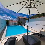 Idyllisches Mit Pool, Tischtennis, Sommerkueche, Privatparkplatz Lejlighed *