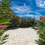 Idyllisches Mit Pool, Tischtennis, Sommerkueche, Privatparkplatz *
