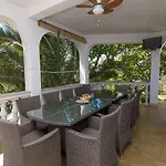 Idyllisches Mit Pool, Tischtennis, Sommerkueche, Privatparkplatz Crikvenica