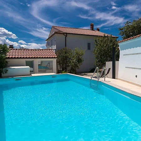 Apartman Idyllisches Mit Pool, Tischtennis, Sommerkueche, Privatparkplatz