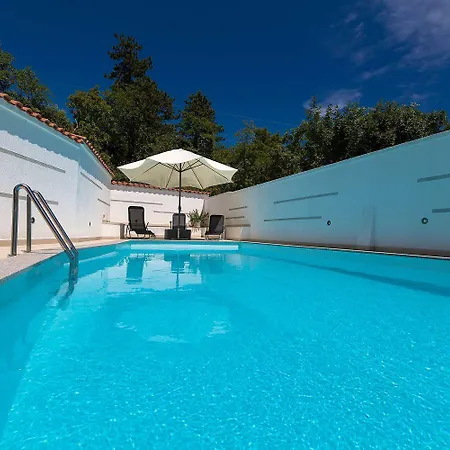 Apartman Idyllisches Mit Pool, Tischtennis, Sommerkueche, Privatparkplatz