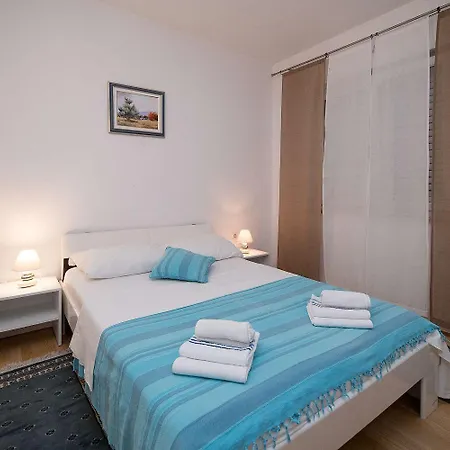 Idyllisches Mit Pool, Tischtennis, Sommerkueche, Privatparkplatz * Crikvenica