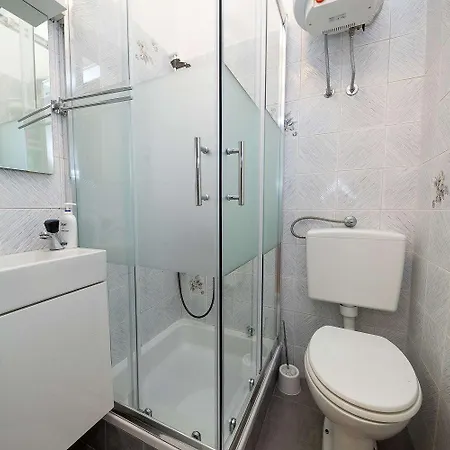 Idyllisches Mit Pool, Tischtennis, Sommerkueche, Privatparkplatz Appartamento