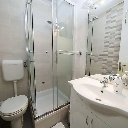 Appartamento Idyllisches Mit Pool, Tischtennis, Sommerkueche, Privatparkplatz