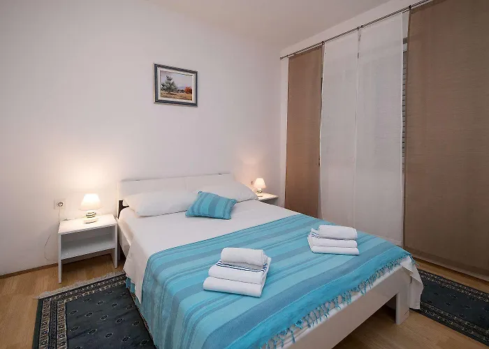 Idyllisches Mit Pool, Tischtennis, Sommerkueche, Privatparkplatz * Crikvenica