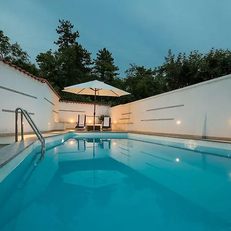 Apartman Idyllisches Mit Pool, Tischtennis, Sommerkueche, Privatparkplatz