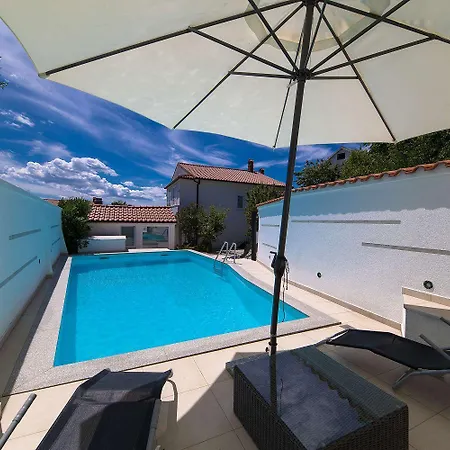 Idyllisches Mit Pool, Tischtennis, Sommerkueche, Privatparkplatz Apartman *