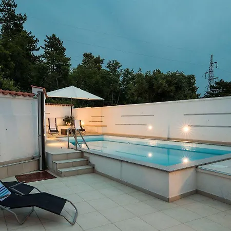Idyllisches Mit Pool, Tischtennis, Sommerkueche, Privatparkplatz شقة