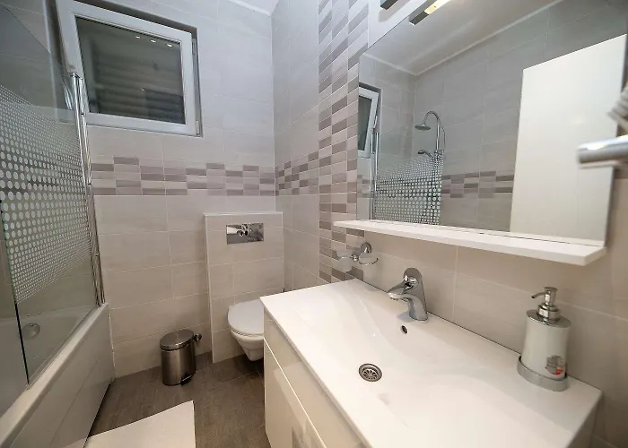 Idyllisches Mit Pool, Tischtennis, Sommerkueche, Privatparkplatz Lejlighed